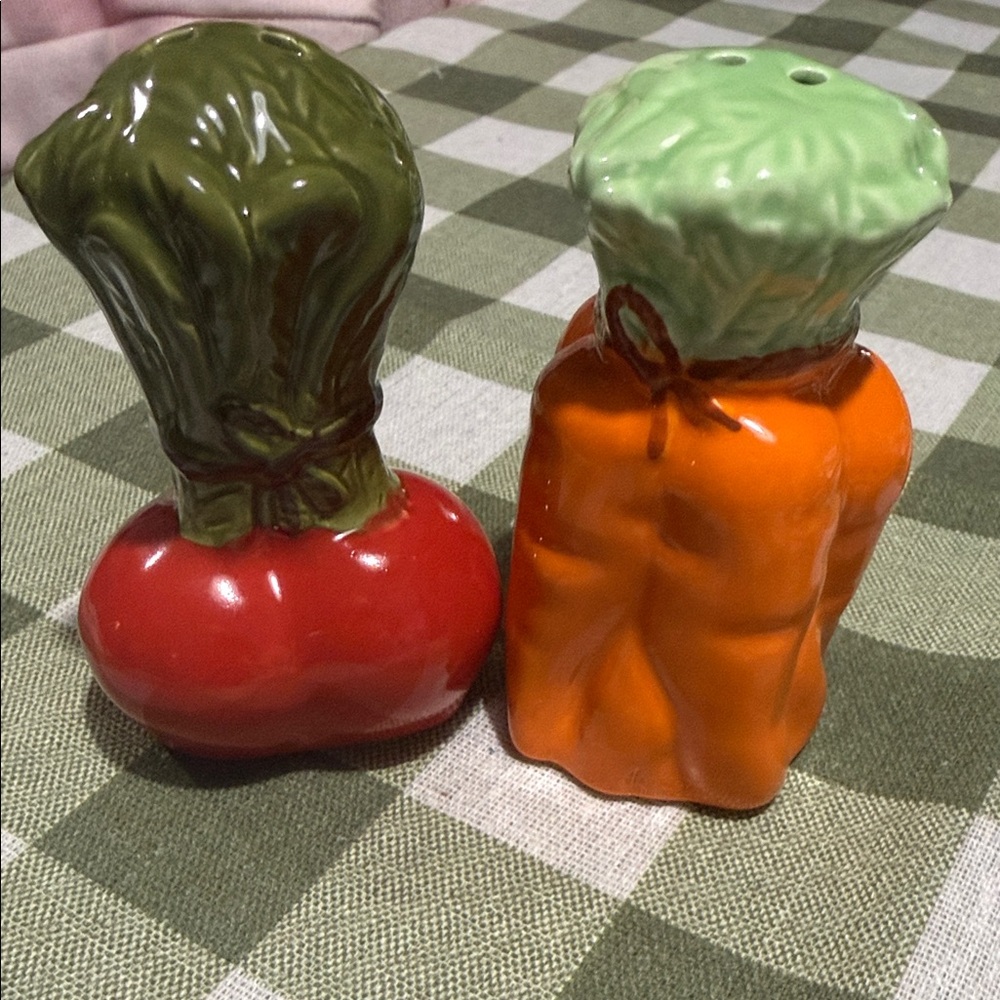 Ceramic Vegetable Salt and Pepper Shakers - Red and Orange